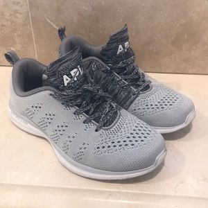 Athletic Propulsion Labs (APL) womens running shoe